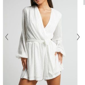 NWT JESSEN PLAYSUIT - TIE WAIST BALLOON SLEEVE PLAYSUIT IN WHITE SEQUIN